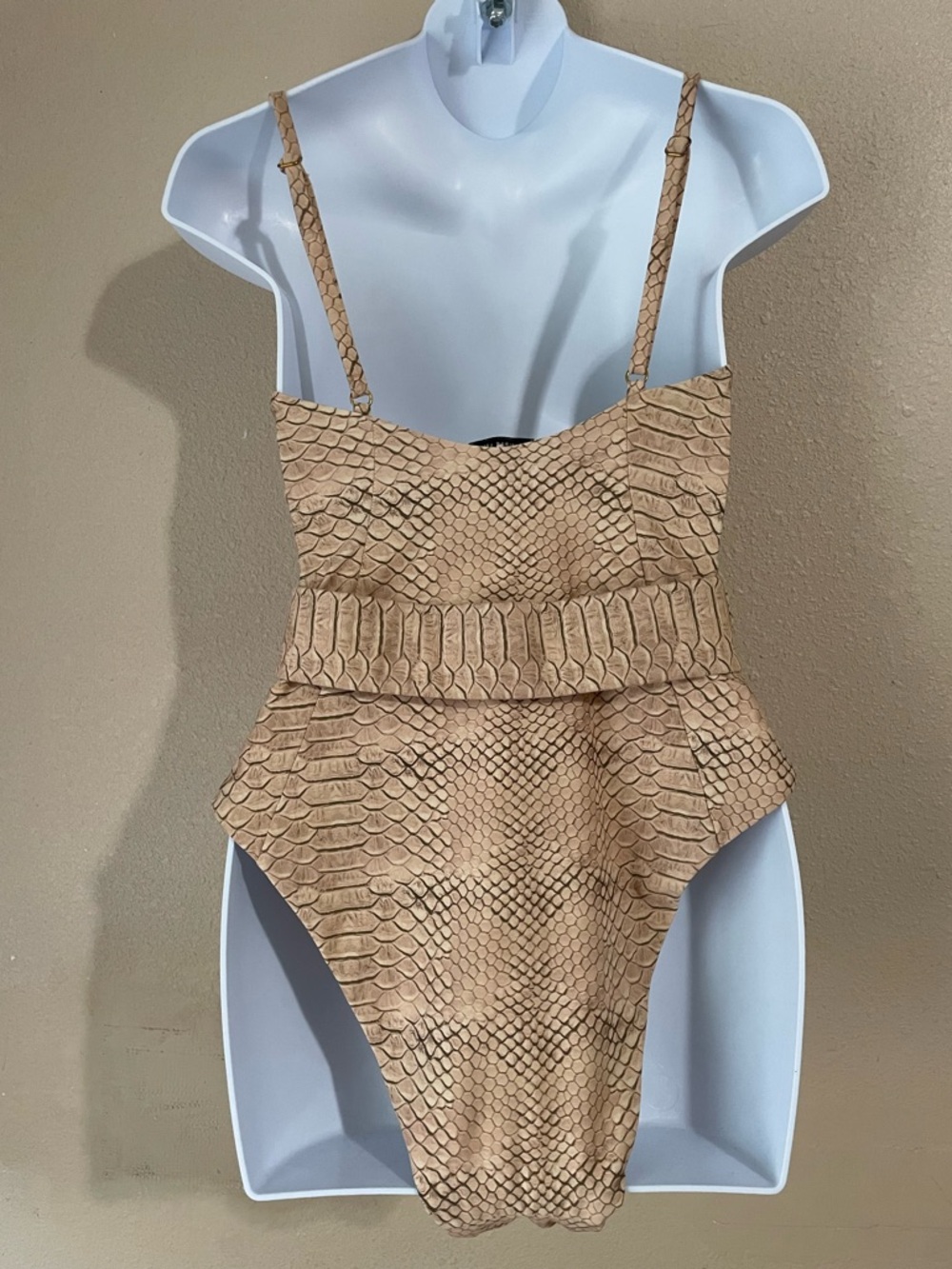 WeWoreWhat Snake Print Belted One-Piece Swimsuit Beige Python Print Monokini - Picture 3 of 9